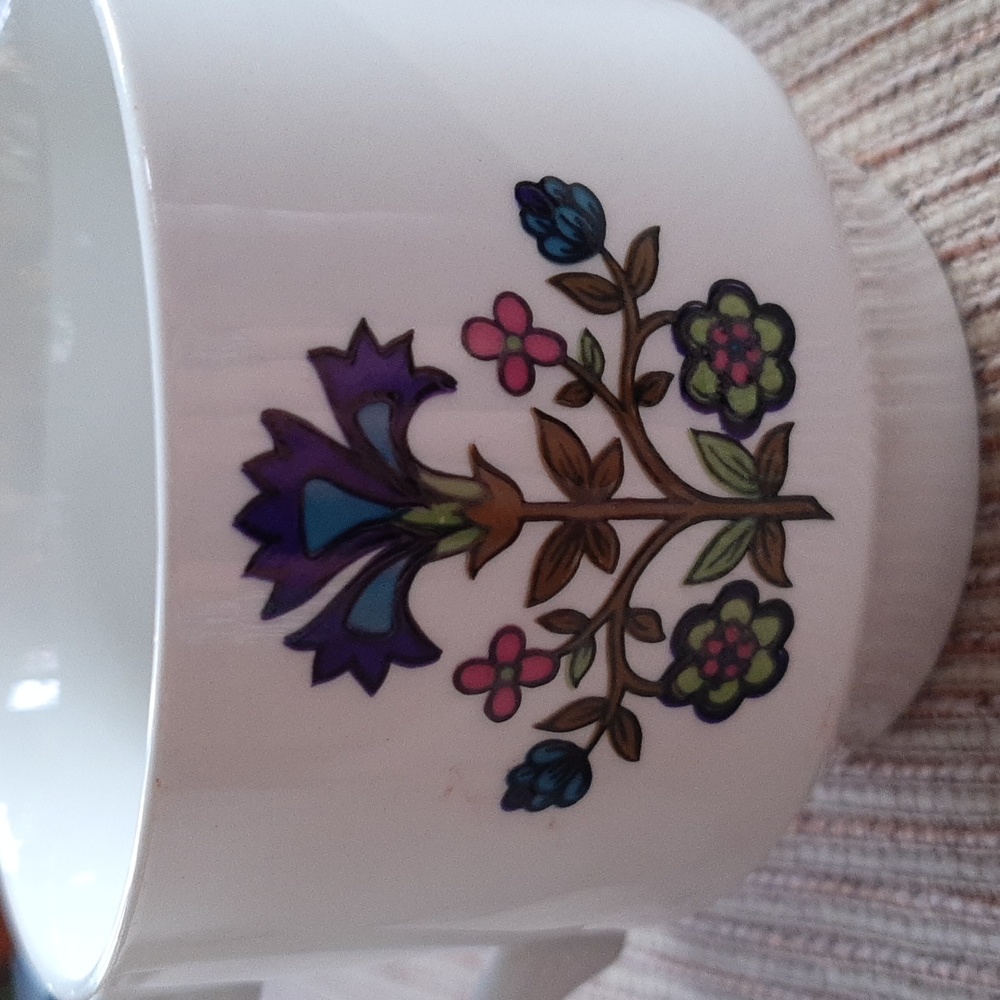 💋FREE WITH PURCHASE OVER $20💋 Midwinter set of 2 vintage cups - Picture 4 of 9
